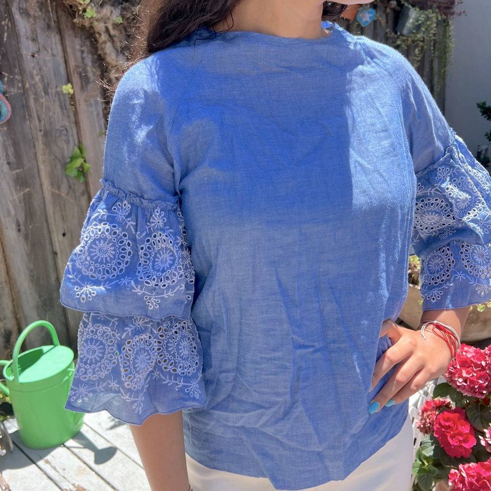 BEAUTIFUL Embroidered Bell Sleeve Peasant Blouse. Chambray color.